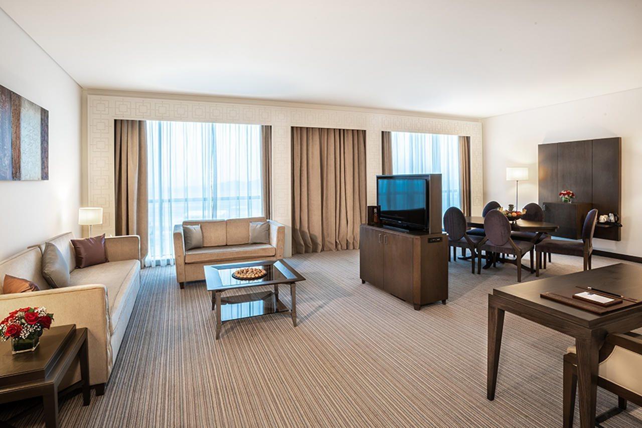 Royal M Al Aqah Beach Resort By Gewan Esterno foto A suite at the hotel