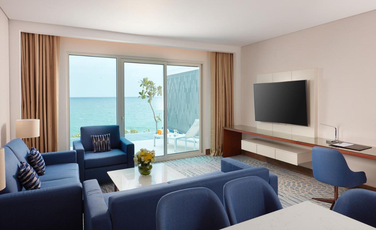 Royal M Al Aqah Beach Resort By Gewan Esterno foto A living room at the hotel