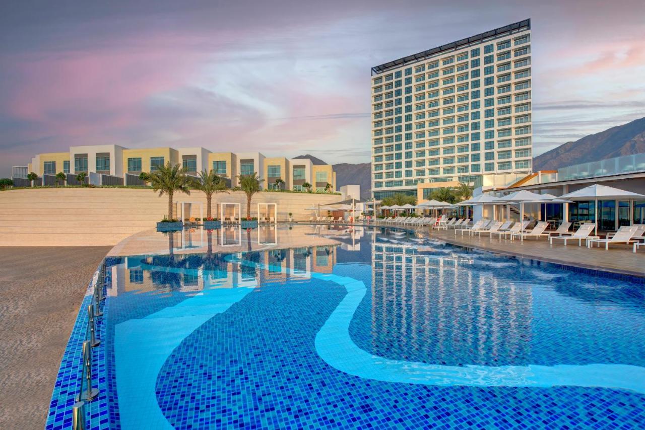 Royal M Al Aqah Beach Resort By Gewan Esterno foto The hotel's swimming pool